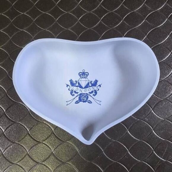 VINTAGE WEDGWOOD BLUE JASPERWARE HEART SHAPED TRINKET BOX NEOCLASSICAL DESIGN - Picture 10 of 13